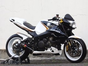 Suzuki GSX1000, Motor Playboy