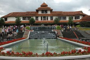 4 Taman Cantik Untuk Menyatakan Cinta