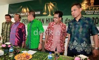 (Ki-ka) Waketum PPP Lukman Saifudin, Ketua MK Mahfud MD, Ketua PPP Sholeh Amin, Mantan Ketua Komnas HAM Ifdhal Kasim dan Jubir FPI Munarman hadir sebagai pembicara.