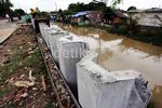 Pemasangan Turap Untuk Antisipasi Banjir