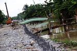 Pemasangan Turap Untuk Antisipasi Banjir