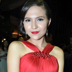 Olivia Jansen Ingin Lebih Eksis Berkarier dan Berbisnis di 2013