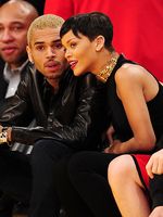 Aww... Mesranya Rihanna & Chris Brown