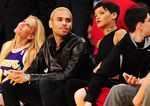 Aww... Mesranya Rihanna & Chris Brown