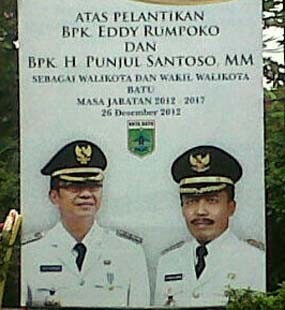 Gubernur Jatim Sebut Eddy Rumpoko Sukses Kurangi Kemiskinan Gubernur Jatim Sebut Eddy Rumpoko Sukses Kurangi Kemiskinan