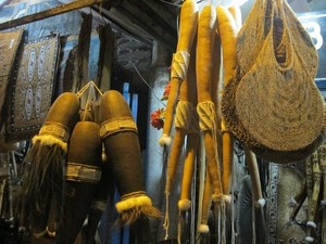 6 Destinasi dengan Cinderamata Paling Unik
