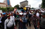 Puluhan Orang Demo Sidang John Kei