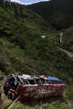 Bus Masuk Jurang, 13 Orang Tewas