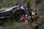 Bus Masuk Jurang, 13 Orang Tewas
