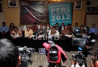 Komisi Pemberantasan Korupsi (KPK), mengumumkan hasil laporan akhir tahun terkait kinerjanya selama tahun 2012.
