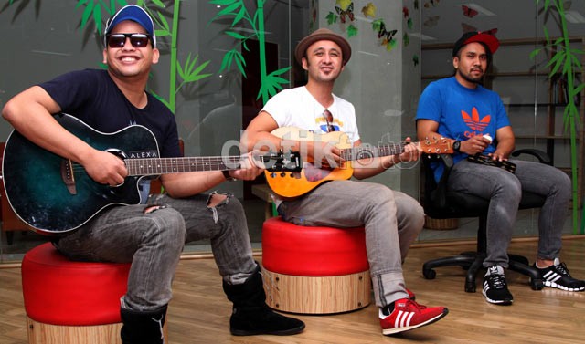 Yuk! Intip Alexa Ngamen di detikcom