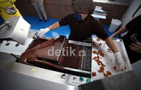 Cimory Group terus mengembangkan sayap bisnisnya dengan membuat sebuah factory Chocomory yang khusus membuat cokelat di kawasan Cimory Riverside, Jl Raya Puncak 415 Cisarua-Bogor, Jawa Barat.