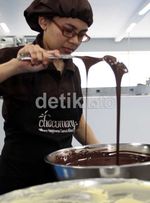 Mengintip Pembuatan Coklat