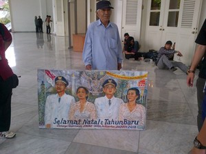 Jokowi-Ahok Terima Lukisan Penolak Banjir dari Sutanto