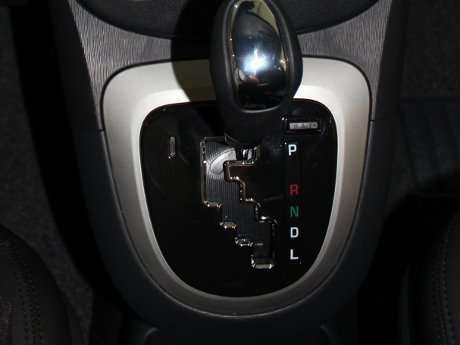 Punya Mobil Matik? Periksa Oli Transmisi Otomatis Secara Rutin