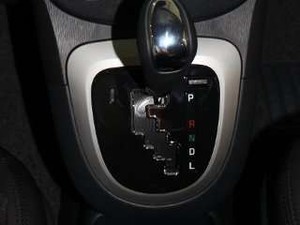 Punya Mobil Matik? Periksa Oli Transmisi Otomatis Secara Rutin