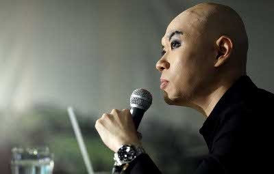 Deddy Corbuzier, Disuka dan Dibenci karena Blak-blakan