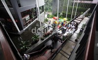     Selain belajar membuat cokelat, para pengunjung juga dimanjakan dengan pemandangan yang segar dan indah.