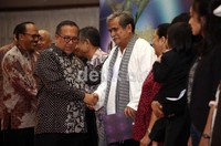 FFI 2012 sedikitnya telah memenangkan 14 kategori film bioskop, 13 kategori film televisi, 3 film dokumenter, dan 3 film pendek.