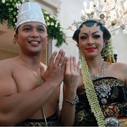 Kisah Reisa Kartikasari Setelah Dinikahi Pangeran