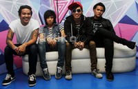 Virgoun, Dimas, Mamie, dan Ipank mengaku akan liburan bersama keluarga di tahun baru besok. Gusmun/detikHOT.