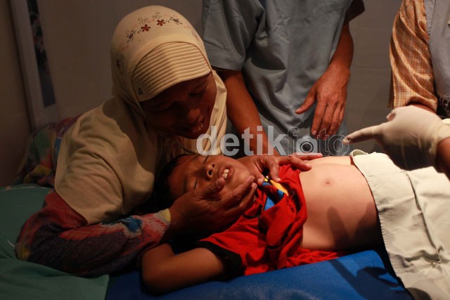 24 Bocah Disunat Massal