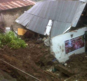 4 Rumah di Manado Diterjang Longsor, 2 Orang Tewas