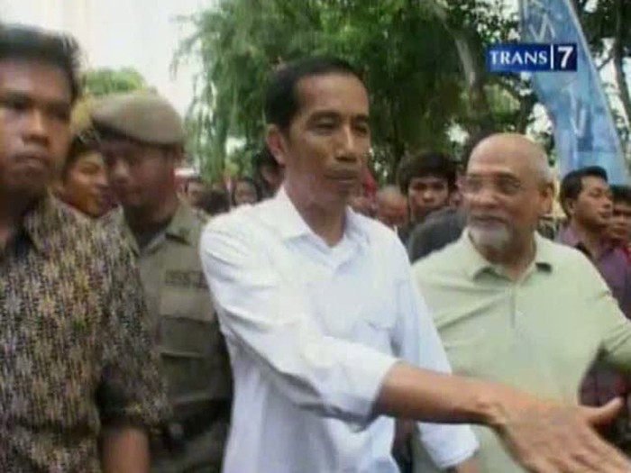 Jokowi Susuri Sungai Ciliwung