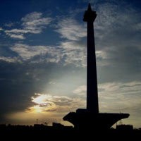 Menikmati Tahun Baru dengan Becek & Lumpur di Monas