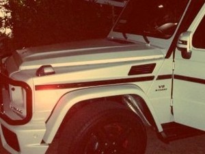 Tak Mau Kalah, Ibu Kim Kardashian Boyong Mercy G63 AMG