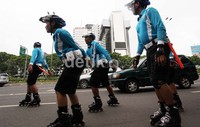  Mereka adalah Inline Skate Police atau yang akrab disapa polisi bersepatu roda dari Polda Metro Jaya.     