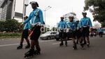 Polisi Sepatu Roda Amankan Jakarta Night Festival