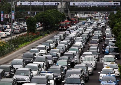 Warga Serbu Bundaran HI, Lalin Macet Parah