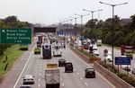 Jelang Tahun Baru, Tol Jakarta-Cikampek Ramai Lancar