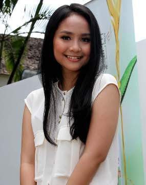 Liburan di Indonesia, Gita Gutawa Tetap Kerja