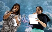 Mama Ina, biasa ia disapa, tak hanya sendiri dalam mengisi acara malam pergantian tahun baru 2013 itu.