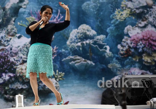 Vina Panduwinata Gladi Resik di Aston Marina Ancol