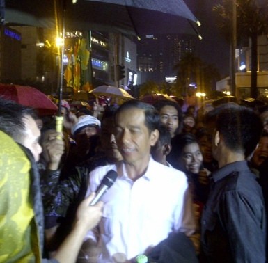 Jokowi Tabuh Gong dan Ucapkan Selamat Tahun Baru 2013