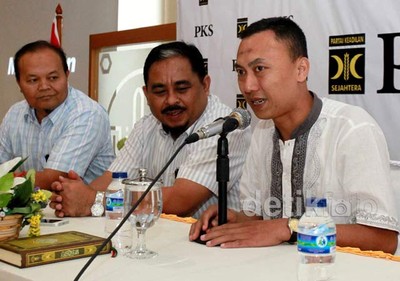 PKS Beri Hadiah Umroh untuk OB Jujur