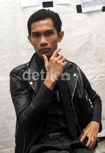 Tahun Baru Pertama Tria The Changcuters Bareng Istri