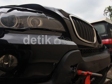 Berharga Rp 1,4 Miliar BMW X5 yang Ditunggangi Rasyid Buatan 2009
