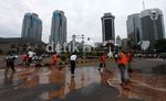 Kawasan Monas Dibersihkan