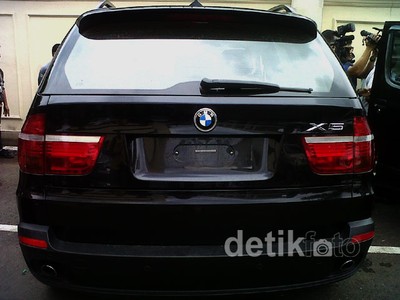 Ini Dia Mobil BWX X5 Milik Anak Hatta Rajasa