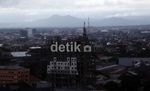 Mendung Gelayuti Makassar di Awal Tahun