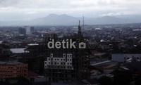BMKG mengimbau kepada warga Kota Makassar, khususnya warga pesisir pantai untuk mewaspadai angin kencang selama memasuki musim hujan yang diperkirakan sampai awal Maret 2013.