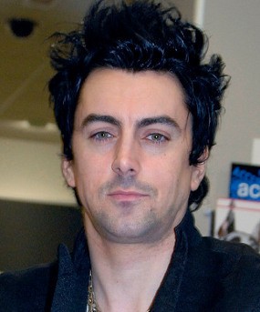 Sidang Kasus Pedofilia Vokalis Lostprophets Ditunda Hingga Maret