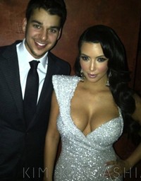 Kim berpose bersama sang adik, Rob Kardashian. (Kim Kardashian)