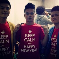 Morgan, Reza, dan Ilham SM*SH mengucapkan, 'Keep calm and happy new year everbody!!' (Instagram).