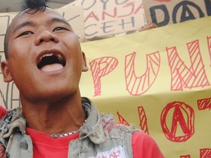 Punk Gaya Hidup, Gugatan Debi Ditolak MK
