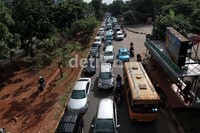 Kemacetan kembali menghampiri Jalan Dr Satrio.